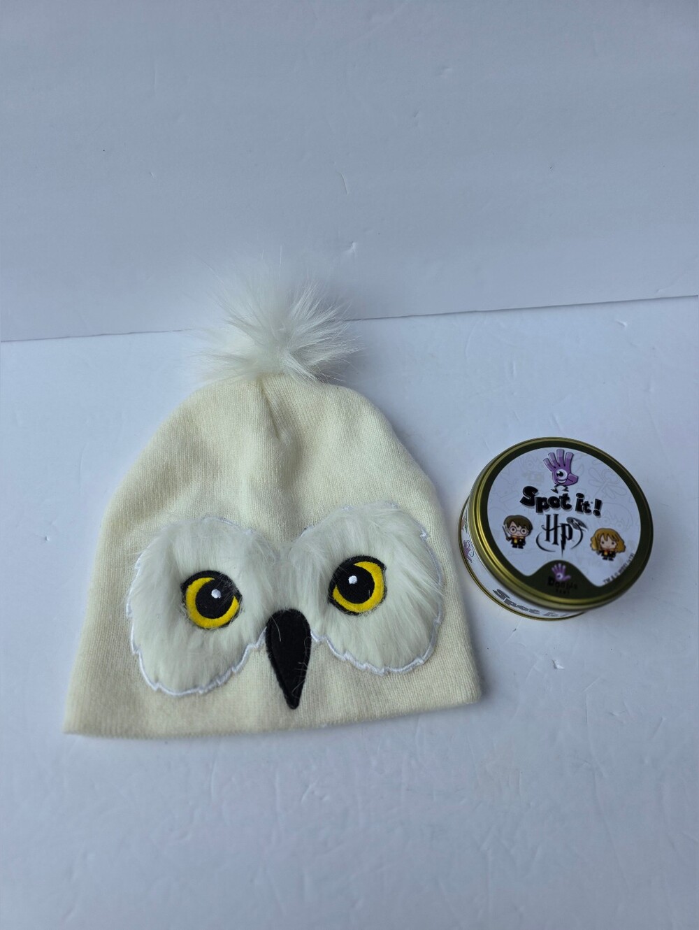 HARRY POTTER BUNDLE - Hedwig Beanie & Spot It Game